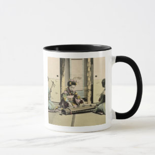 Taza Chicas japoneses que juegan la flauta, el "koto" y