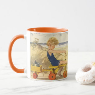 Taza Chico Antiguo Jugando en la Playa con Juguetes de 