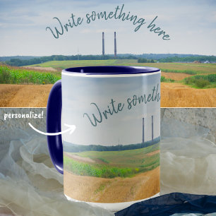 Taza Chimeneas de fábrica con campo amarillo