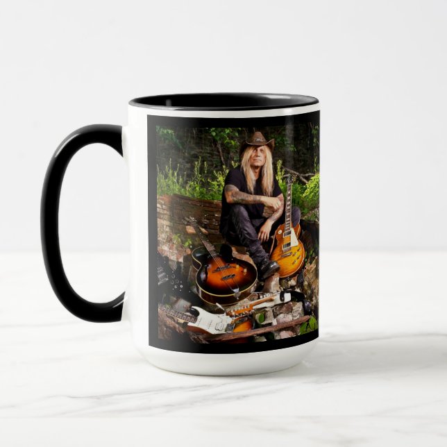 Taza Chris Caffery Sentado con Guitars Mug (Izquierda)