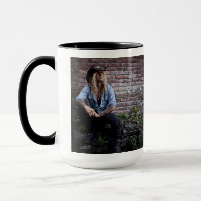 Taza Chris Caffery Sitting por Brick Wall Mug (Izquierda)