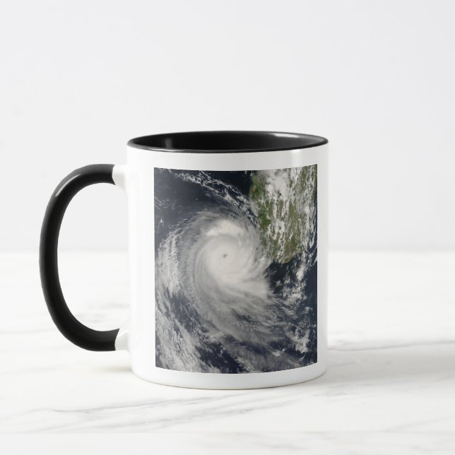 Taza Ciclón tropical Favio frente a Madagascar (Izquierda)
