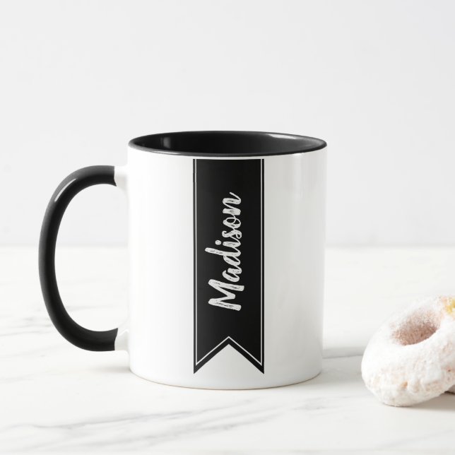 Taza Cinta negra moderna y nombre en script (Con donut)