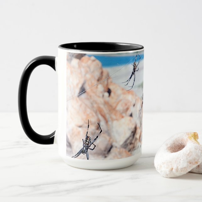 Taza Ciudad de las arañas - Colgando (Con donut)