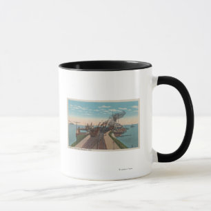 Taza Ciudad de Mackinaw, MI - vista de los muelles de
