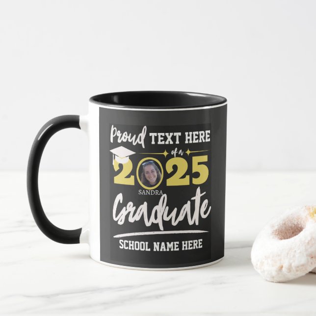 Taza Clase de graduación familiar orgullosa personaliza (Con donut)