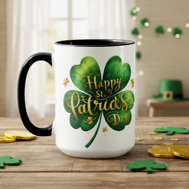 Taza Clásico de cuatro hojas Feliz Día de San Patricio (Classic Four Leaf Clover Happy St Patrick's Day Mug)