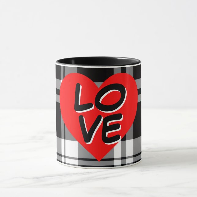Taza Classic Black White tartan plaid red heart detail (Centro)