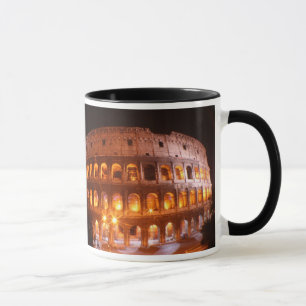 Taza Colesseum en la noche