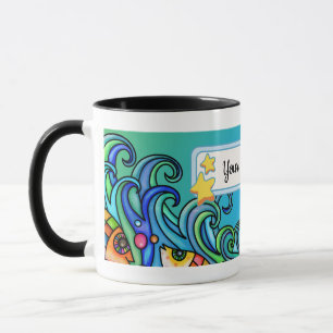 Taza Colores brillantes, olas - Doodles de pescado, per
