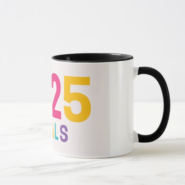 taza colorida para el escritorio del año 2025 (Derecha)
