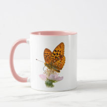 Taza con acento floral de mariposa naranja