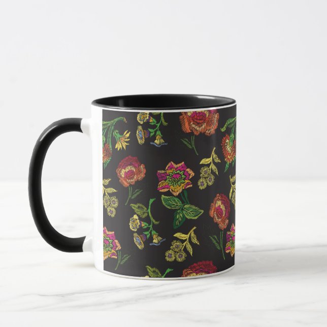 taza con bordado - flores sobre un fondo negro (Izquierda)