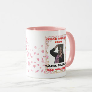 Taza con envoltura floral de graduación personaliz