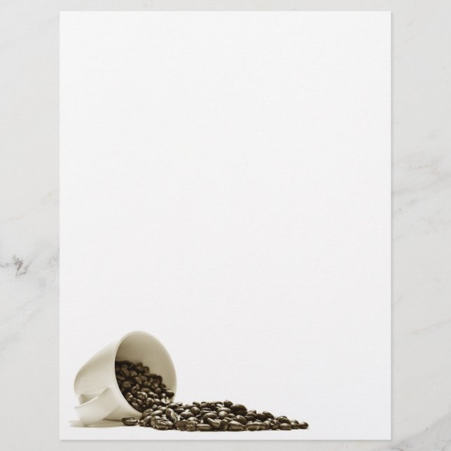 Taza con granos de café marrones con membrete (Anverso)