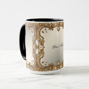 Taza con marco dorado ornamentado