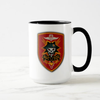 Taza con parche impreso de veteranos de guerra de 