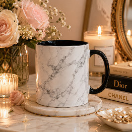 Taza con patrón de mármol blanco elegante