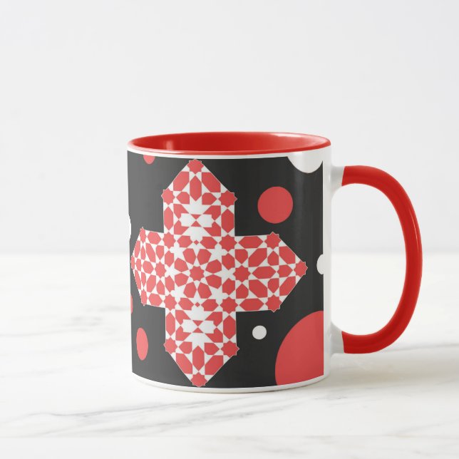 Taza con patrón geométrico negro y rojo (Derecha)