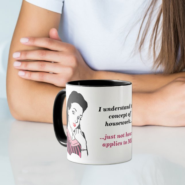 Taza Concepto de trabajo doméstico divertido rosa y neg (Subido por el creador)