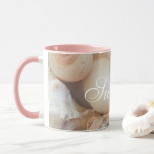 Taza conchas marinas, playa veraniega tropical romántic