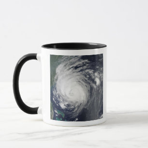 Taza Conde del huracán que pasta la costa de Carolina