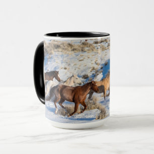 Taza Conducción de caballos en invierno en Hideout Ranc