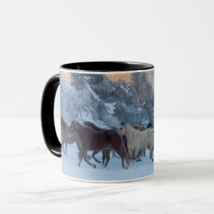 Taza Conducción de caballos en invierno en Hideout Ranc