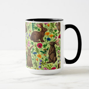 Taza Conejos y flores silvestres en verde miel