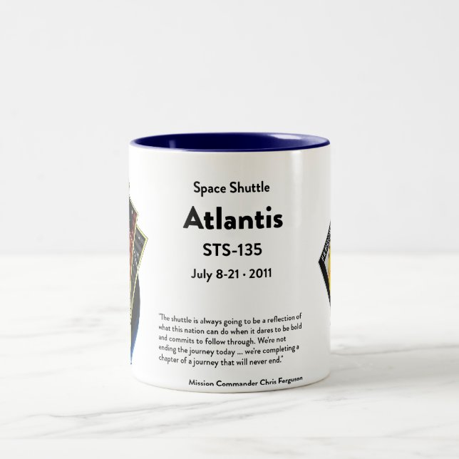 Taza conmemorativa del transbordador espacial (Centro)