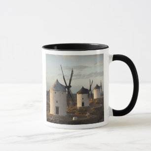 Taza Consuegra, antiguos molinos de viento de La Mancha
