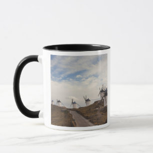 Taza Consuegra, antiguos molinos de viento de La Mancha