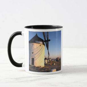 Taza Consuegra, La Mancha, España, molinos de viento