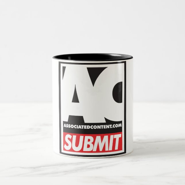 Taza contenta asociada del 2-Tono (Centro)