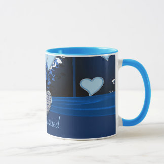 Taza Corazones románticos en floral azul apenas casados