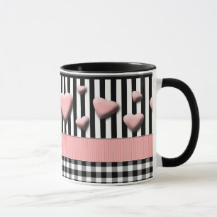 Taza Corazones rosadas de franjas blancas negras