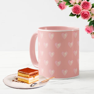 Taza Corazones rosados hermosos sobre rosa