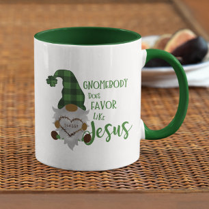 Taza Cosa cristiana de la cosecha de Gnome St. Patrick'