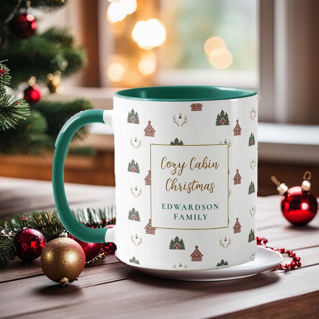 Taza Cozy Cabin Christmas family name Christmas (Cozy Cabin Christmas family name Christmas Mug.)