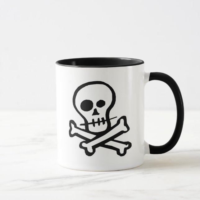 Taza Cráneo simple y bandera pirata de B&W (Derecha)