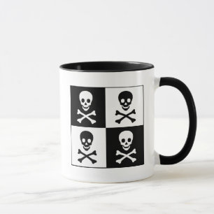 Taza Cráneo y bandera pirata