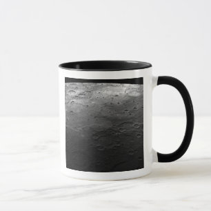 Taza Cráteres grandes en el planeta Mercury