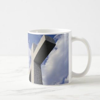 Taza - cruz de piedra blanca