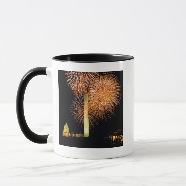 Taza Cuarto de julio, exhibición del fuego artificial, (Izquierda)