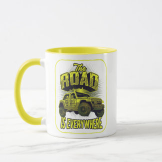Taza Cuatro Ruedas En La Carretera Está Por Todas Parte