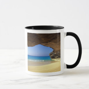 Taza Cueva en la Bahía Francesa, isla de San Salvador,