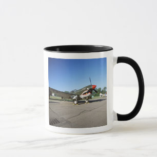 Taza Curtiss P-40 Warhawk, en el salón aeronáutico de