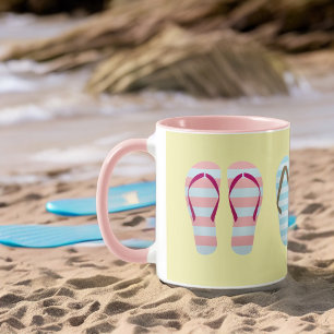 Taza Cute Pastel Flip Flops a rayas en amarillo pálido