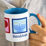 Taza Cute Peace Love Hanukkah Menorah Blue<br><div class="desc">Peace Love Hanukkah regalo para una persona judía a la que le gusta celebrar Chanukah. Una señal de paz de bonito,  corazón y una hermosa menorah.</div>