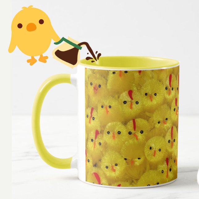 Taza Cute Yellow Easter Toy Chicks Patrón moderno (A cheerful, yellow baby chicks pattern mug, to liven up coffee/tea time at Easter or year-round.)